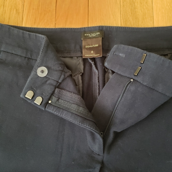 Ann Taylor Cropped Navy Trouser - Picture 6 of 6
